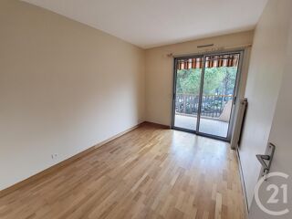 location Appartement - 2 pièce(s) - 40 m² Mandelieu-la-Napoule (06210)