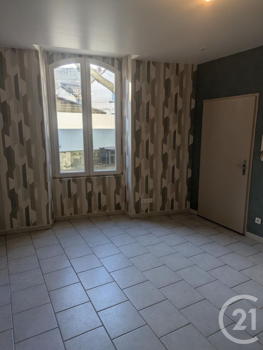 location Appartement - 1 pièce(s) - 19 m² Bagnols-sur-Cèze (30200)