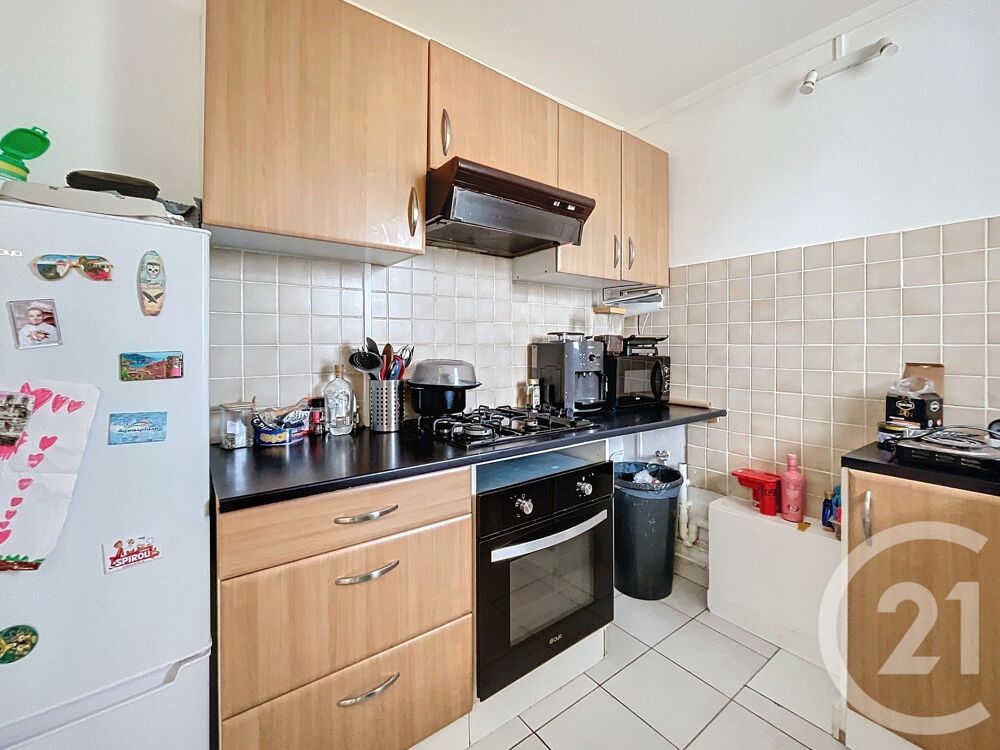 location Appartement - 4 pièce(s) - 63 m² Bagnols-sur-Cèze (30200)
