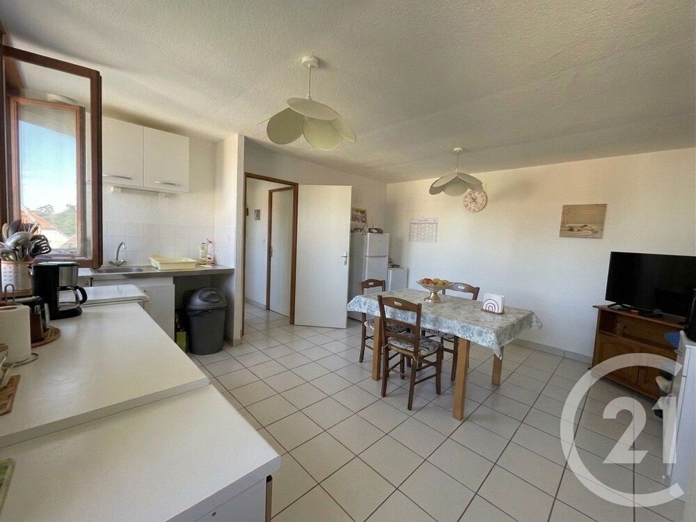 CENTURY 21 CHAPRAIS IMMOBILIER vous propose : À vend....