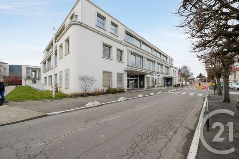  Parking / Garage  louer 10 m