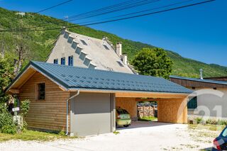  Maison à louer 6 pièces 156 m²