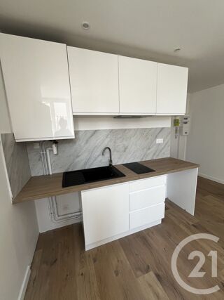  Appartement à louer 2 pièces 28 m²