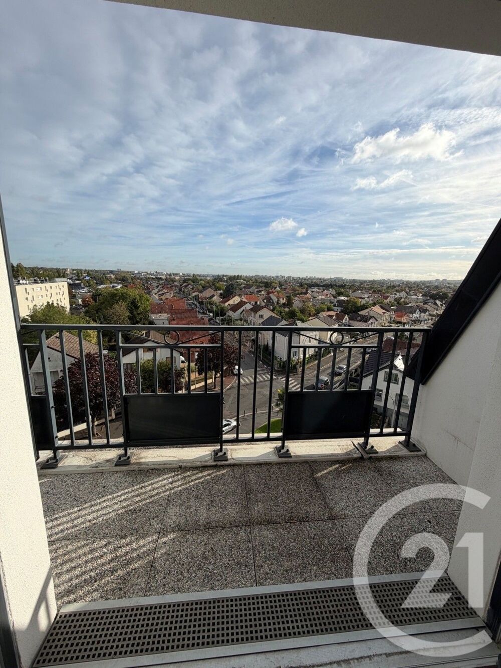 location Appartement - 3 pièce(s) - 53 m² Le Blanc-Mesnil (93150)