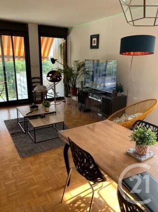  Appartement à louer 4 pièces 85 m²