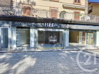  Appartement à louer 3 pièces 127 m²