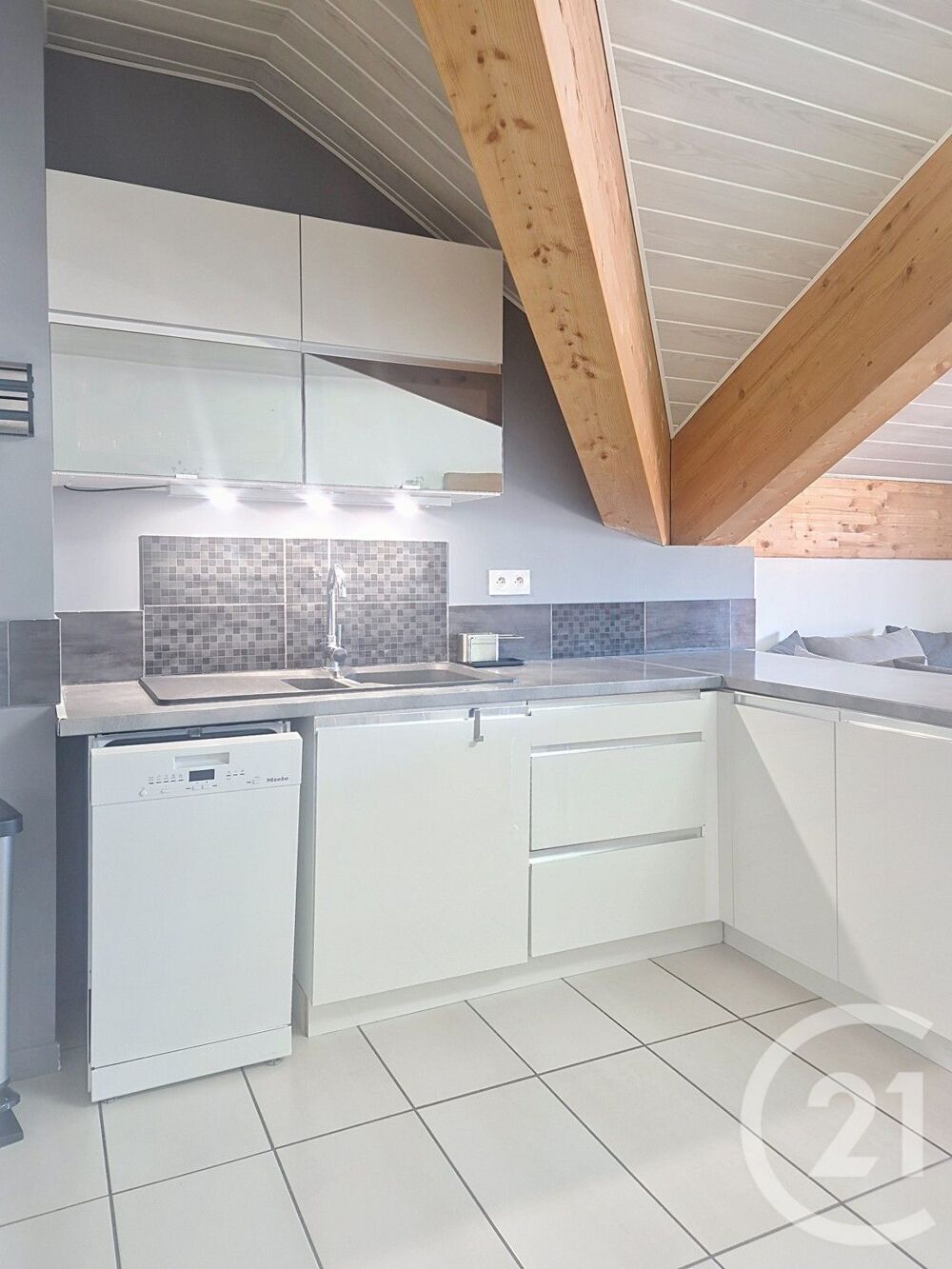 location Appartement - 4 pièce(s) - 93 m² Les Rousses (39220)