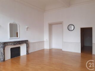  Appartement à louer 3 pièces 81 m²