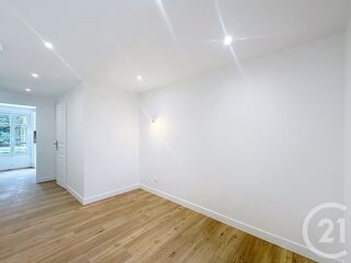  Appartement à louer 2 pièces 33 m²