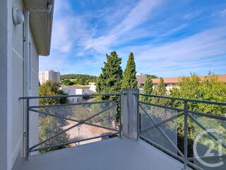  Appartement à louer 2 pièces 53 m²