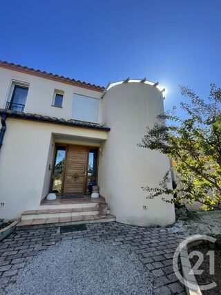 Maison à louer 4 pièces 210 m²