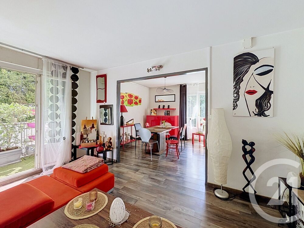 LES FLEURS !!! MONTBELIARD, A vendre un appartement de 8....