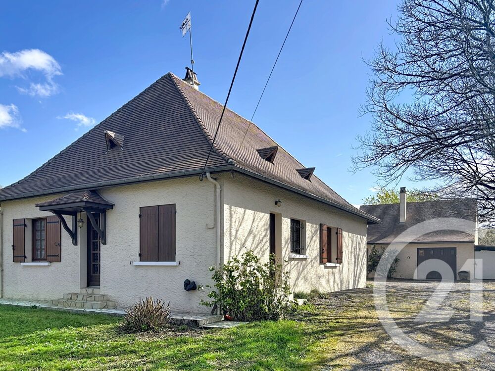 Sur une parcelle entièrement clôturée et constructible d....