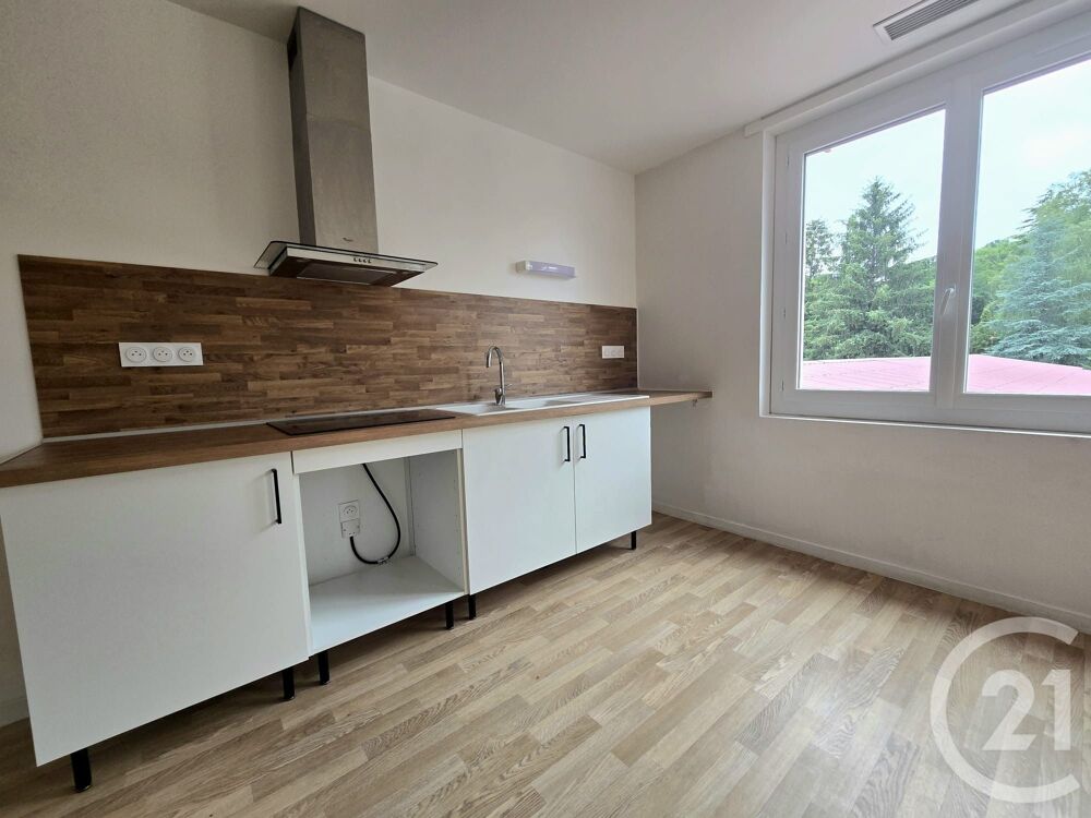 location Appartement - 4 pièce(s) - 86 m² Saint-Laurent-de-Neste (65150)