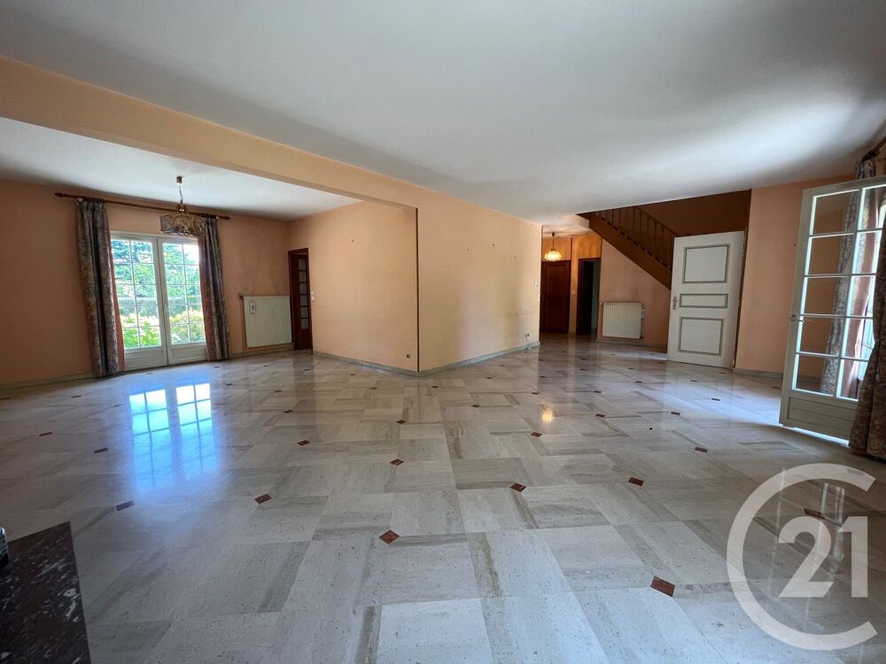 location Maison - 6 pièce(s) - 203 m² Bois-le-Roi (77590)