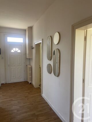  Maison à louer 3 pièces 110 m²