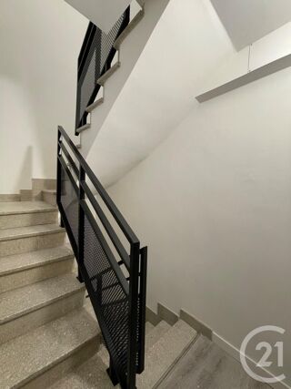  Appartement à louer 2 pièces 34 m²