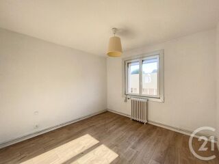  Appartement à louer 3 pièces 65 m²
