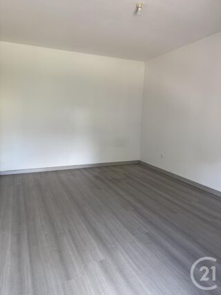  Appartement à louer 3 pièces 54 m²