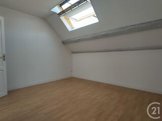  Appartement à louer 4 pièces 94 m²