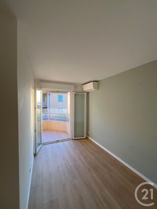  Appartement � vendre 4 pi�ces 77 m�