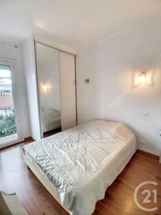  Appartement à louer 3 pièces 55 m²