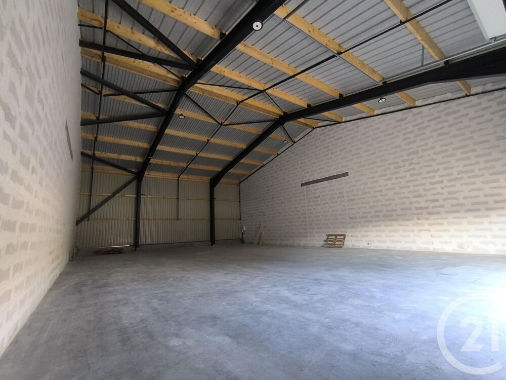 location Autres - 250 m² Hesdin-l'Abbé (62360)