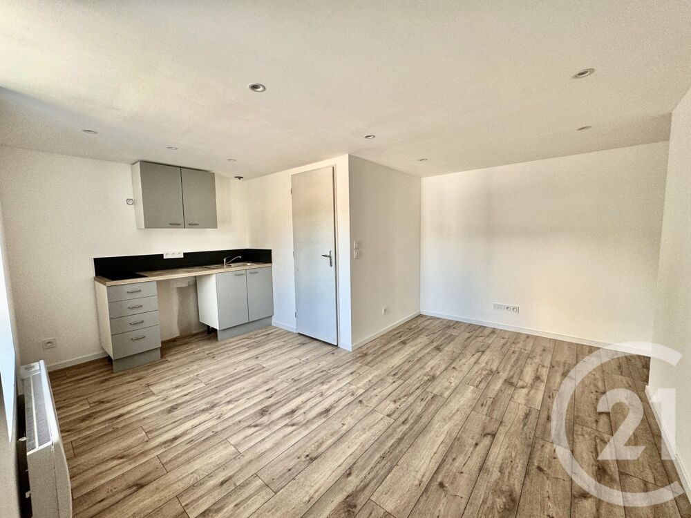 location Appartement - 2 pièce(s) - 35 m² Sainte-Suzanne (25630)