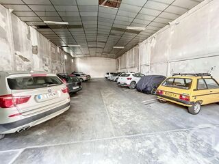  Parking / Garage à vendre 339 m²