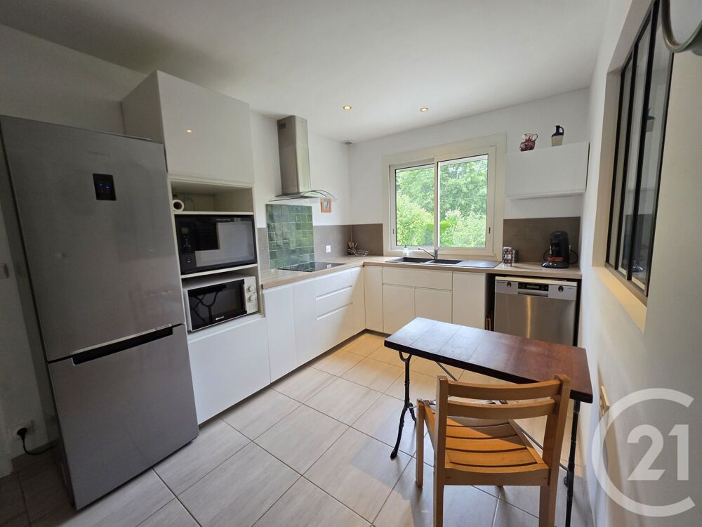 Maison 5 pièces 180 m² · à Escala · 180 m² · 214 000 €