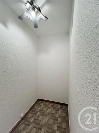  Appartement à louer 4 pièces 75 m²