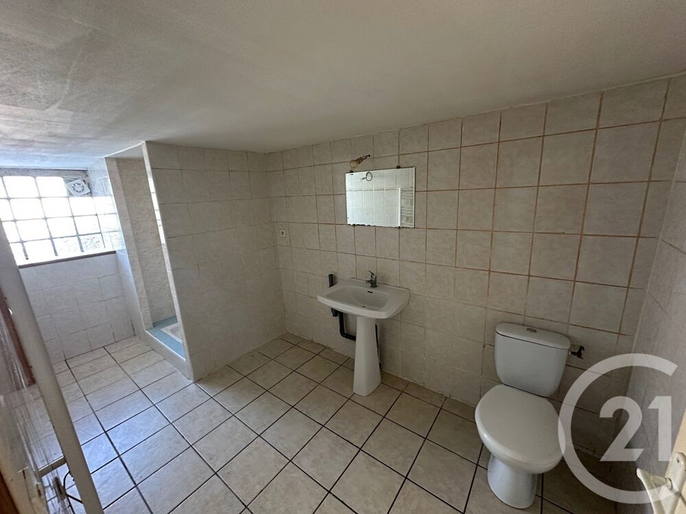 À Lormes cette maison de 124m² se compose de deux logem....