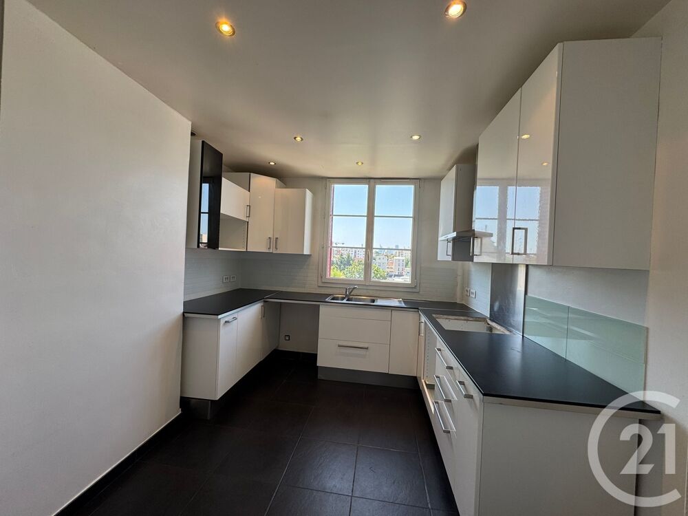 COLOMBES : Rue Guerlain, Grand 3 pièces de 72 m² à 7 min....