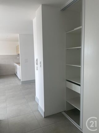  Appartement � louer 4 pi�ces 105 m�