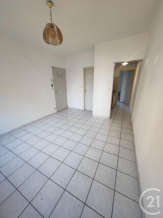  Appartement à louer 2 pièces 27 m²