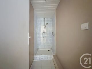  Appartement à louer 4 pièces 80 m²