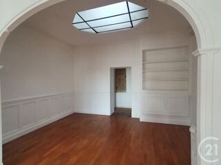  Appartement à louer 5 pièces 99 m²