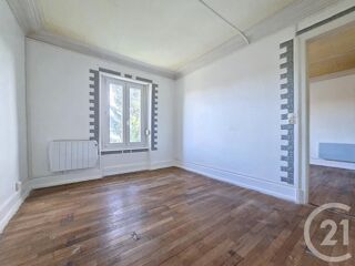 Appartement à louer 3 pièces 82 m²