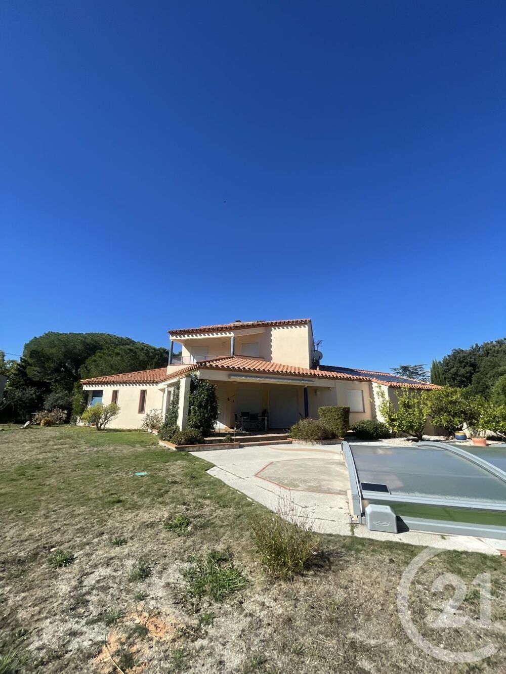 LOCATION SAISONNIERE Superbe maison avec piscine à l....
