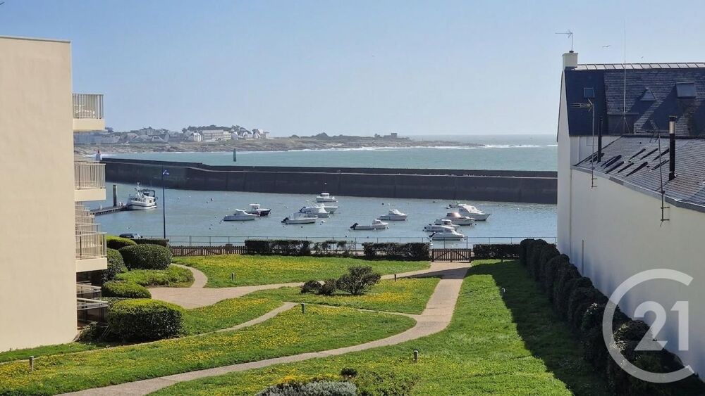 QUIBERON : Idéalement situé dans le quartier prisé de Po....