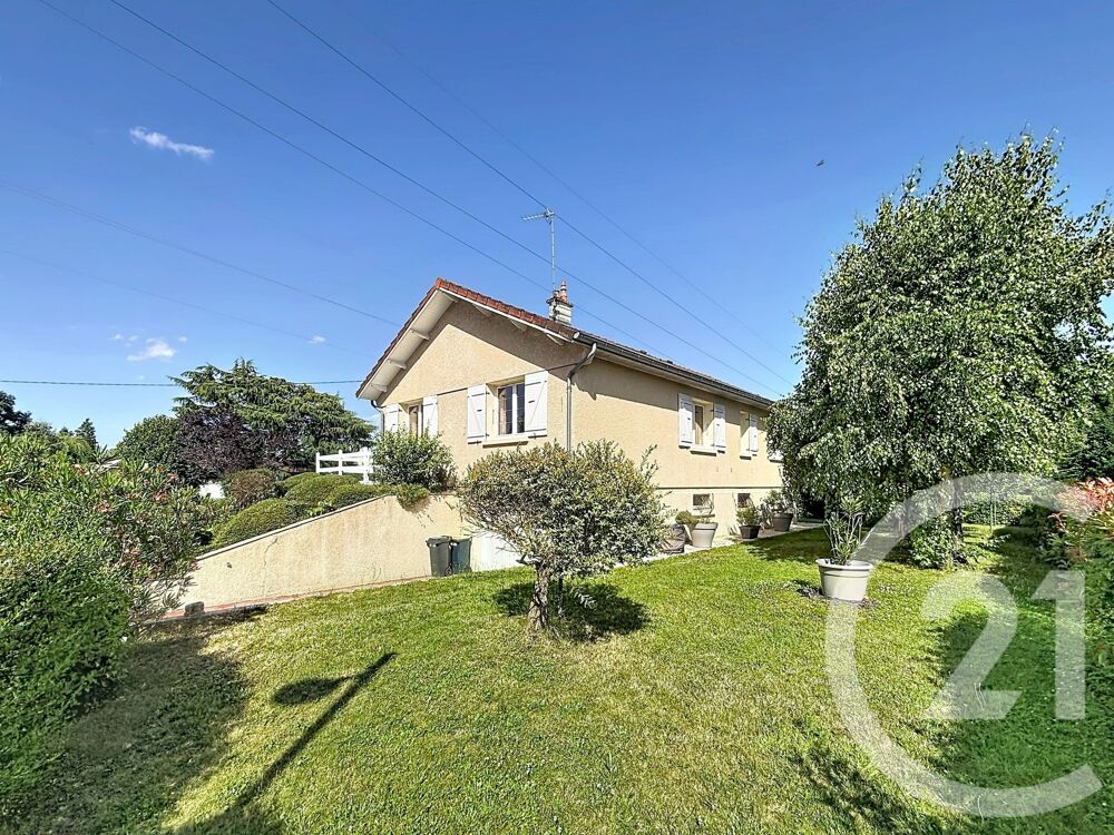 Maison sur sous-sol de construction traditionnelle de 7 ....
