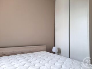  Appartement à louer 2 pièces 33 m²