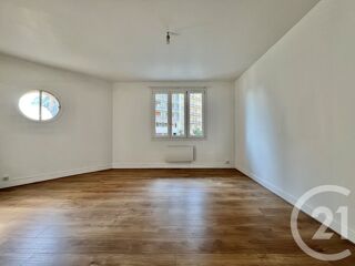  Appartement à louer 3 pièces 79 m²