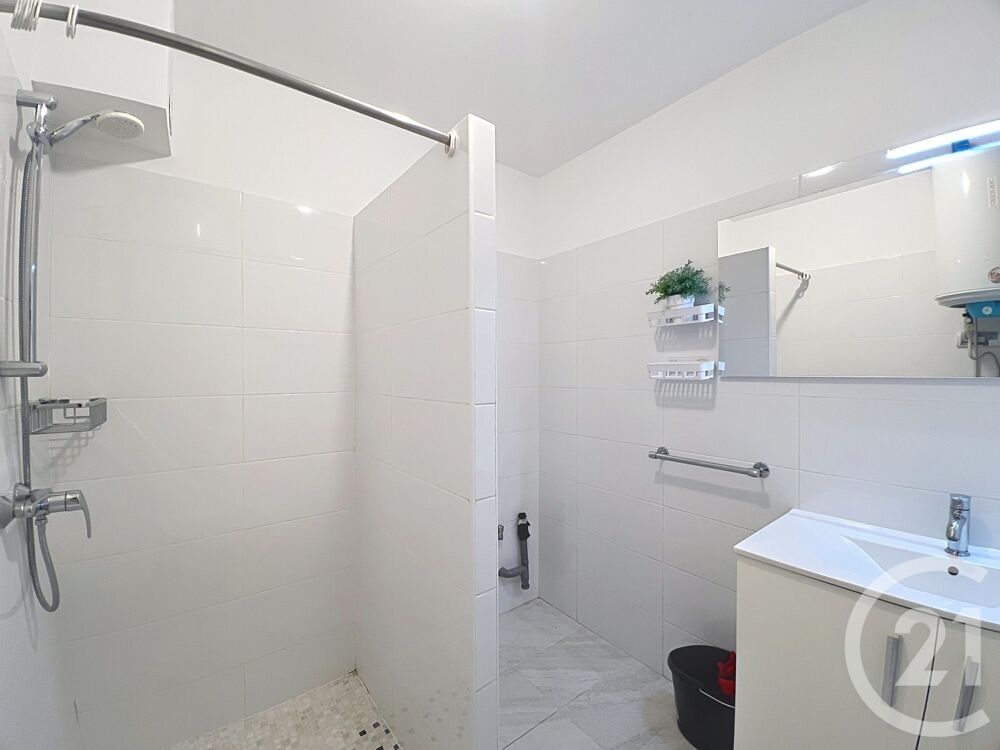 location Appartement - 1 pièce(s) - 33 m² Mandelieu-la-Napoule (06210)