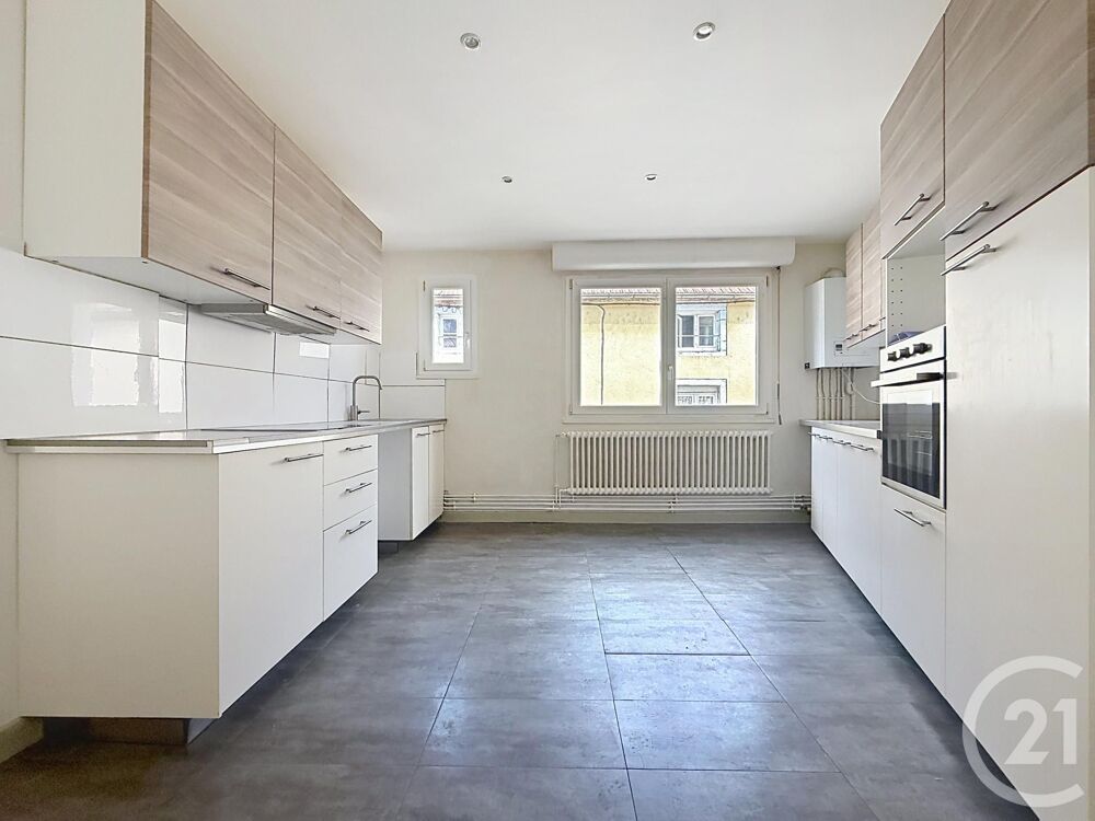 location Appartement - 4 pièce(s) - 87 m² Lure (70200)