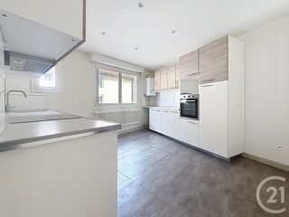  Appartement à louer 4 pièces 87 m²