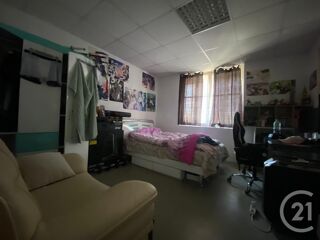  Immeuble � vendre 496 m�