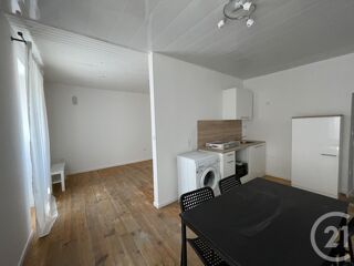  Appartement à louer 2 pièces 32 m²