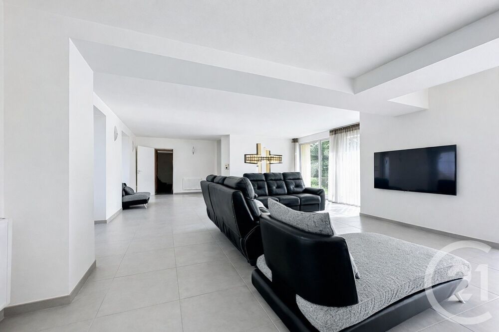 location Maison - 5 pièce(s) - 368 m² Carquefou (44470)