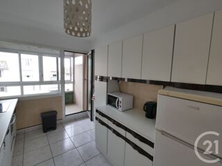  Appartement à louer 3 pièces 78 m²